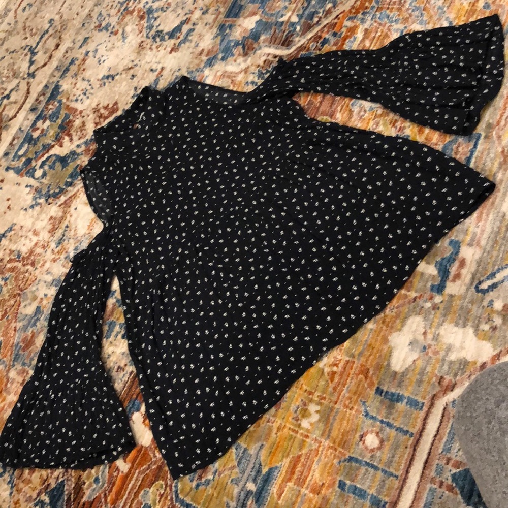 Open Shoulder Top - Picture 3 of 8